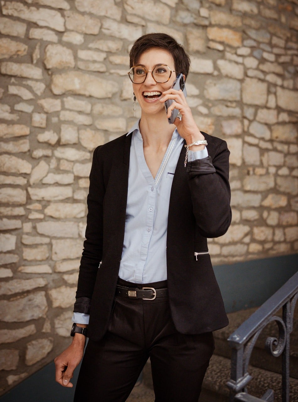 Portrait de Cécile, Assistante Administrative Virtuelle (Indépendante), Bureau Pamplemousse